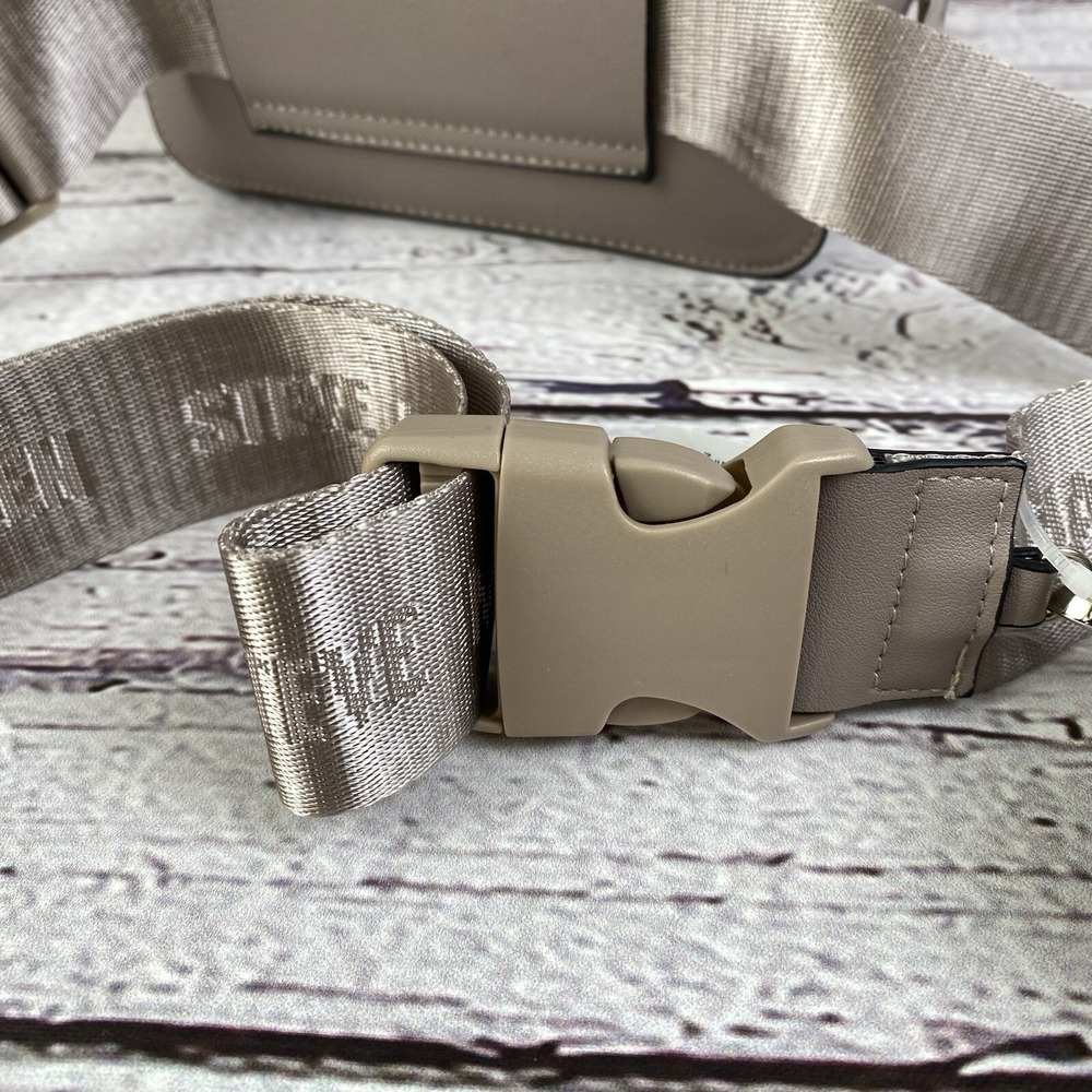 Steve Madden Fanny Pack Crossbody Bag Logo Belt with AirPod Case Mushroom - Picture 6 of 12